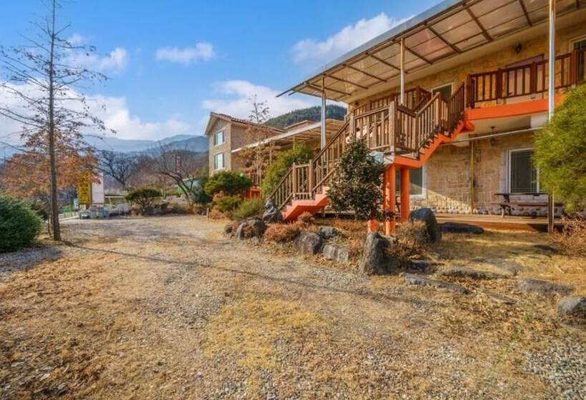 ペンション Hamyang Jiri Resort Bed And Breakfast