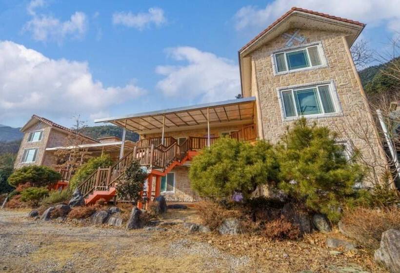 ペンション Hamyang Jiri Resort Bed And Breakfast