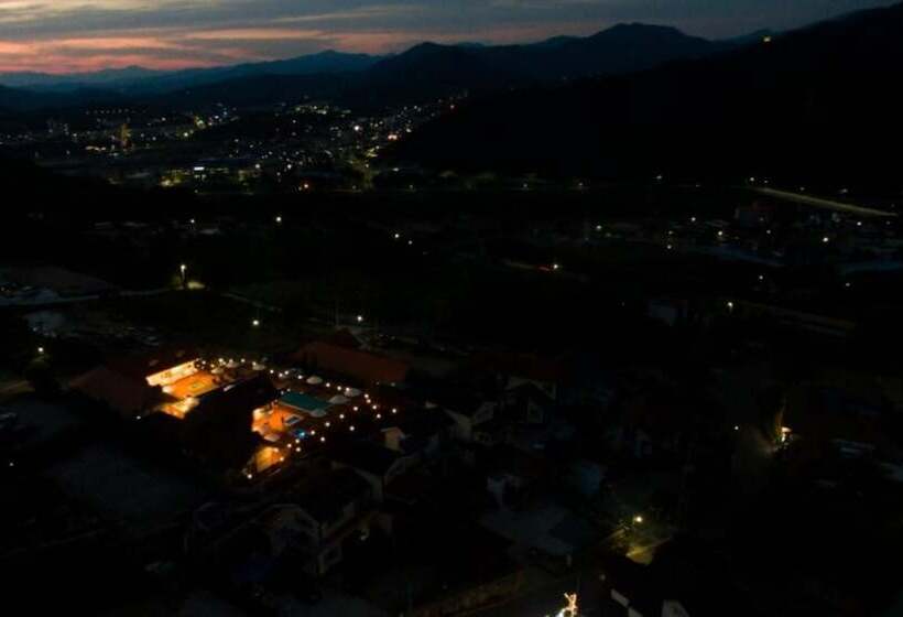 Pensão Sancheong Damga Pool Villa