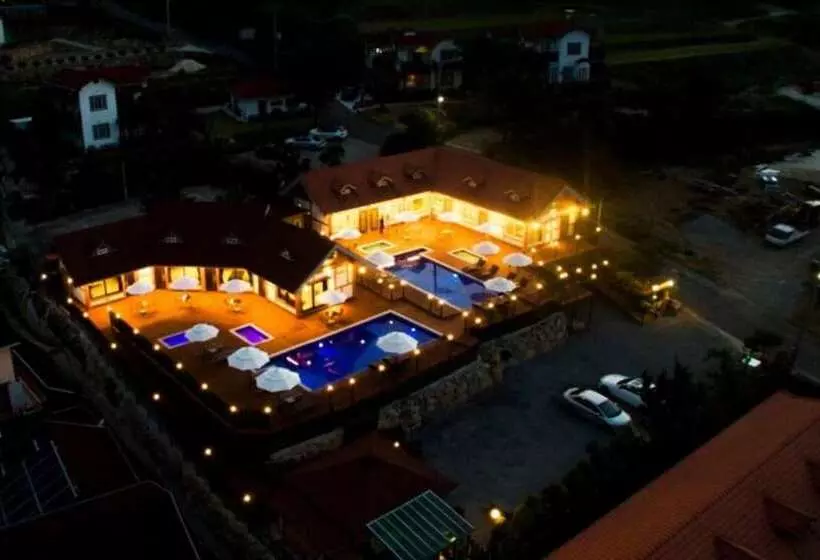 ペンション Sancheong Damga Pool Villa