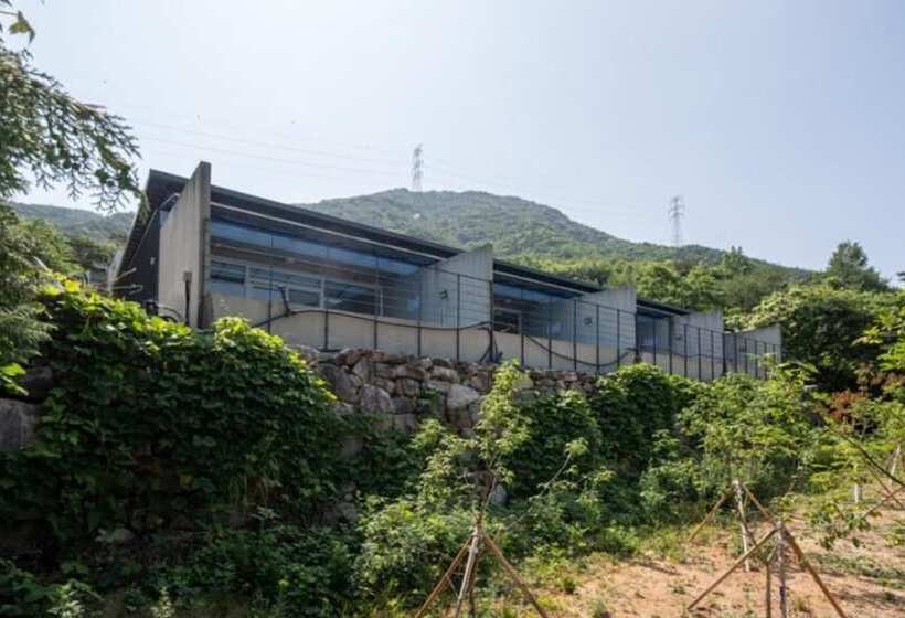 Pensão Sancheong Pool Villa Y