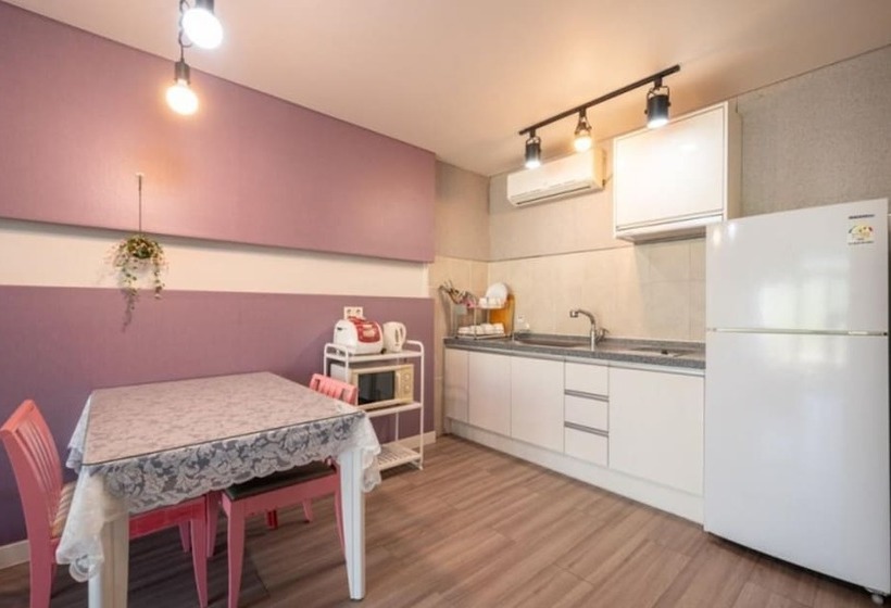 Pensão Sancheong Pool Villa Y