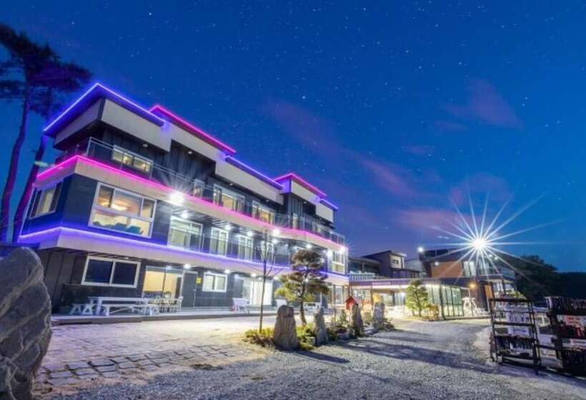 ペンション Taean Sunstone Pool Villa