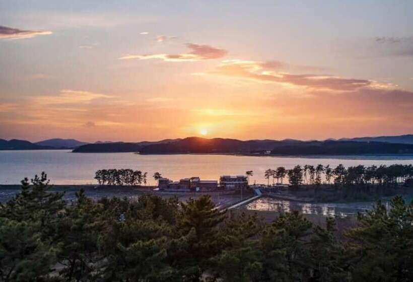 ペンション Taean Sunstone Pool Villa