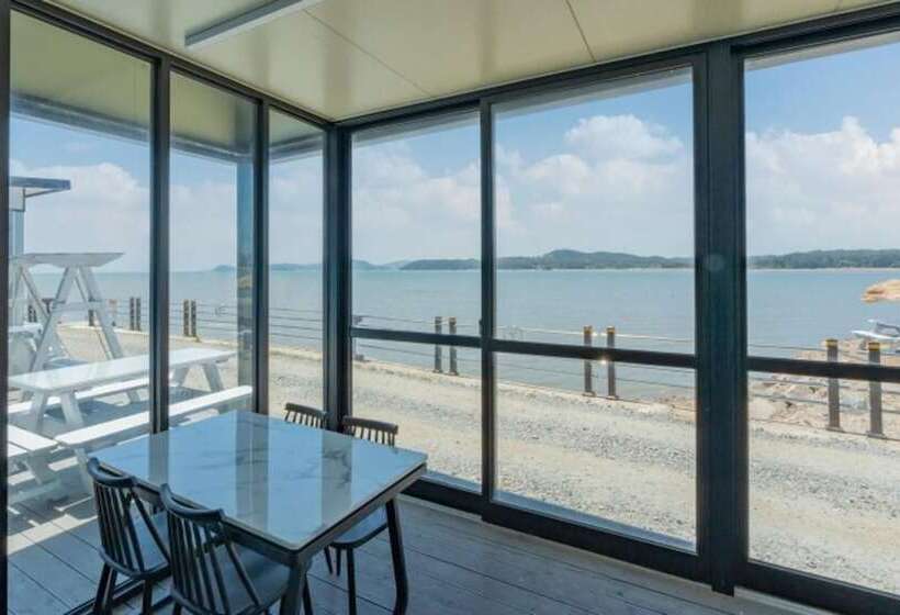 ペンション Taean Sunstone Pool Villa