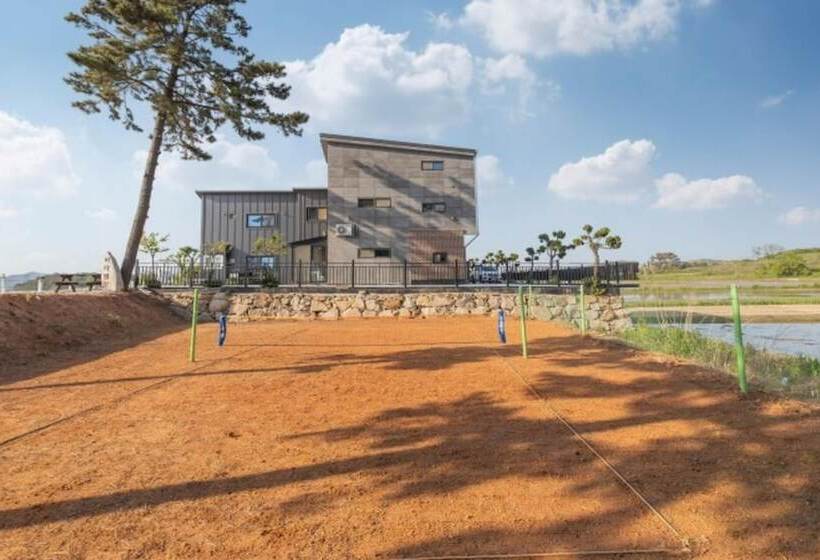 ペンション Taean Sunstone Pool Villa