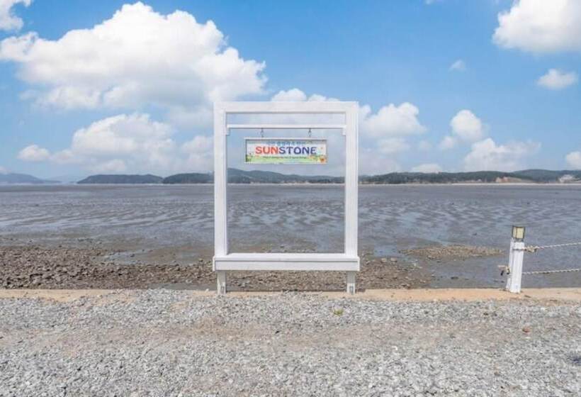 ペンション Taean Sunstone Pool Villa