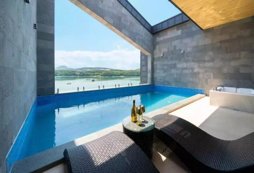 ペンション Yeosu Highlark Resort
