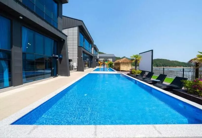 ペンション Yeosu Highlark Resort