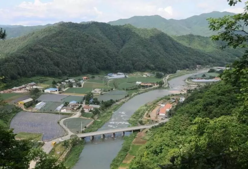 Pyeongchang Hwangtogudeulmaeul Pension
