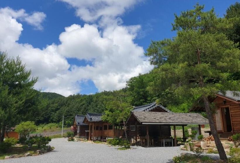 Pyeongchang Hwangtogudeulmaeul Pension