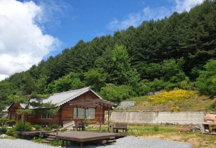 Pyeongchang Hwangtogudeulmaeul Pension