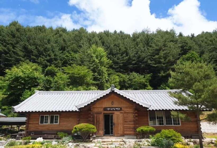 Pyeongchang Hwangtogudeulmaeul Pension