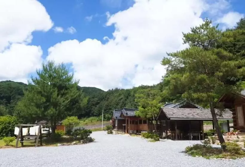 Pyeongchang Hwangtogudeulmaeul Pension