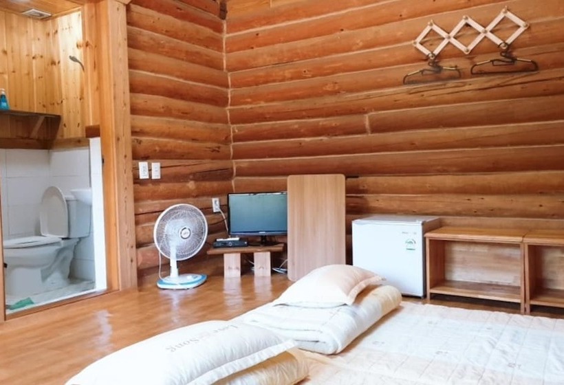 Pyeongchang Hwangtogudeulmaeul Pension
