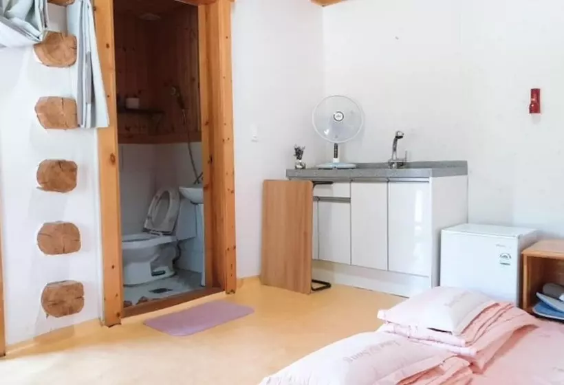 Pyeongchang Hwangtogudeulmaeul Pension