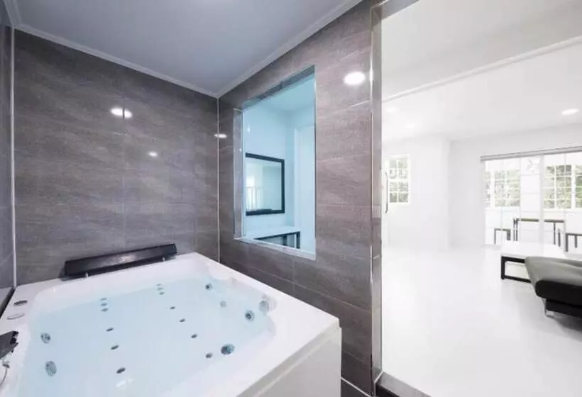 Gapyeong Green Star Pension Remodeling, Spa