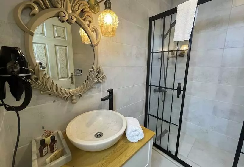 Sakli Tas Konak Otel