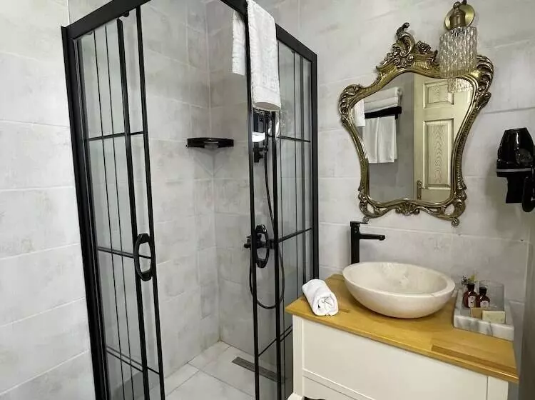 Sakli Tas Konak Otel