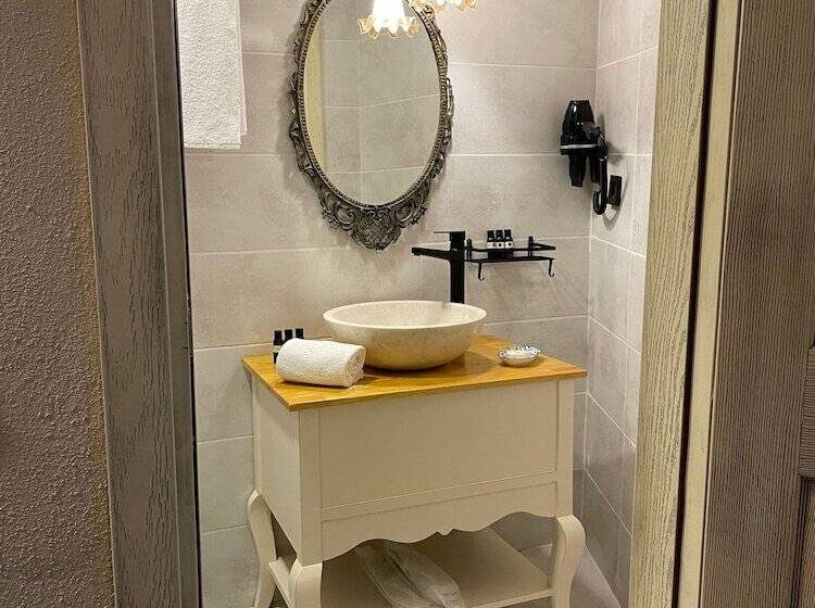 Sakli Tas Konak Otel