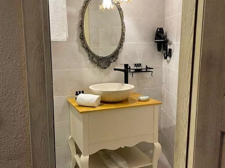 Sakli Tas Konak Otel