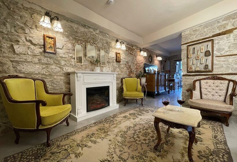 Sakli Tas Konak Otel