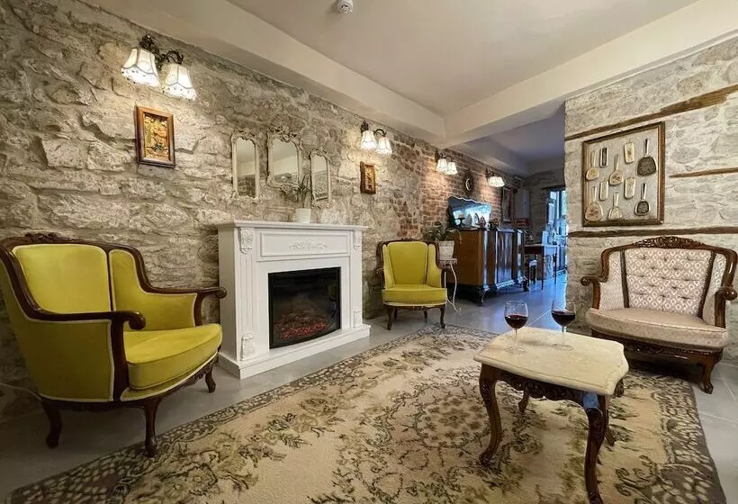 Sakli Tas Konak Otel