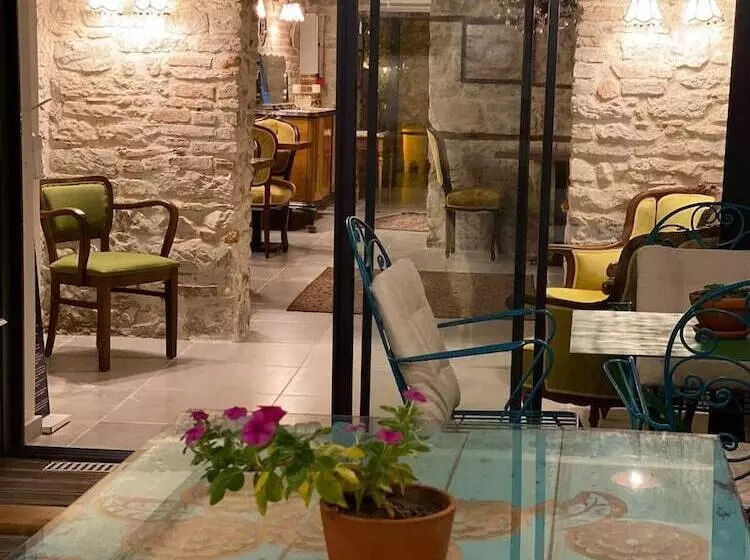 Sakli Tas Konak Otel