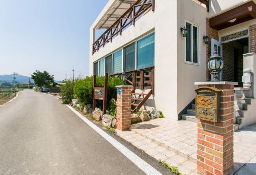 Samcheok Bada Sonamu Pension