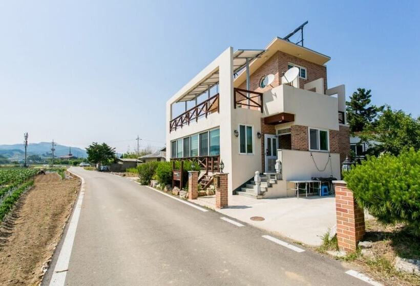 Samcheok Bada Sonamu Pension