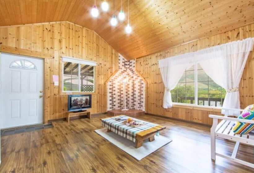 Sancheong Dolkkotdam Pension