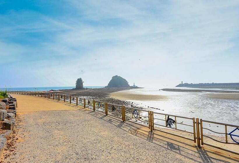 Taean Baegakgwan Pension