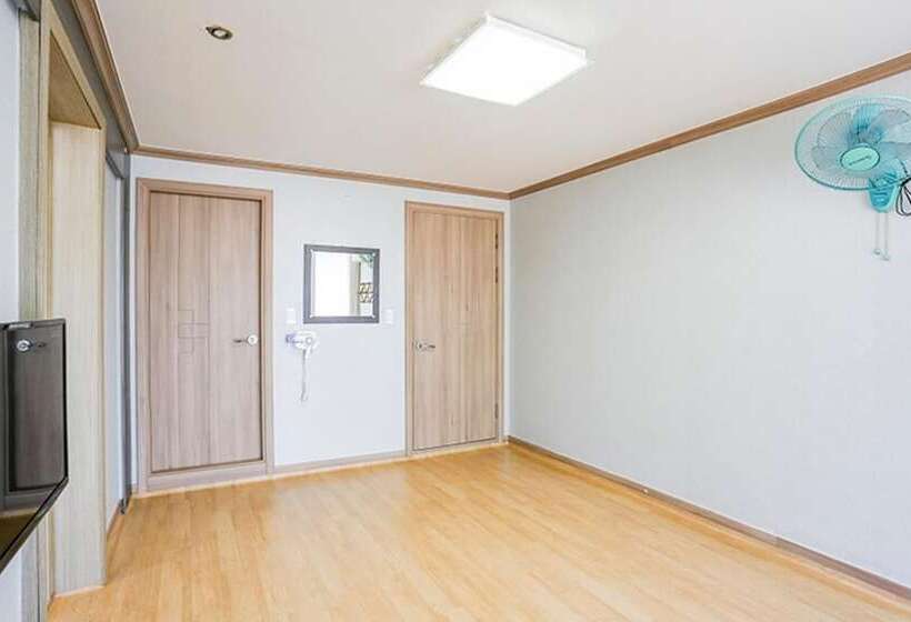 Taean Baegakgwan Pension