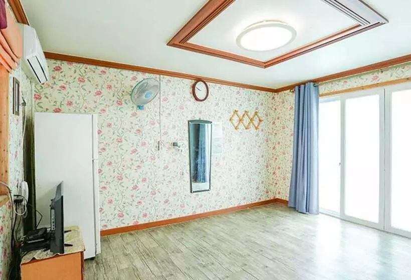 Taean Baegakgwan Pension