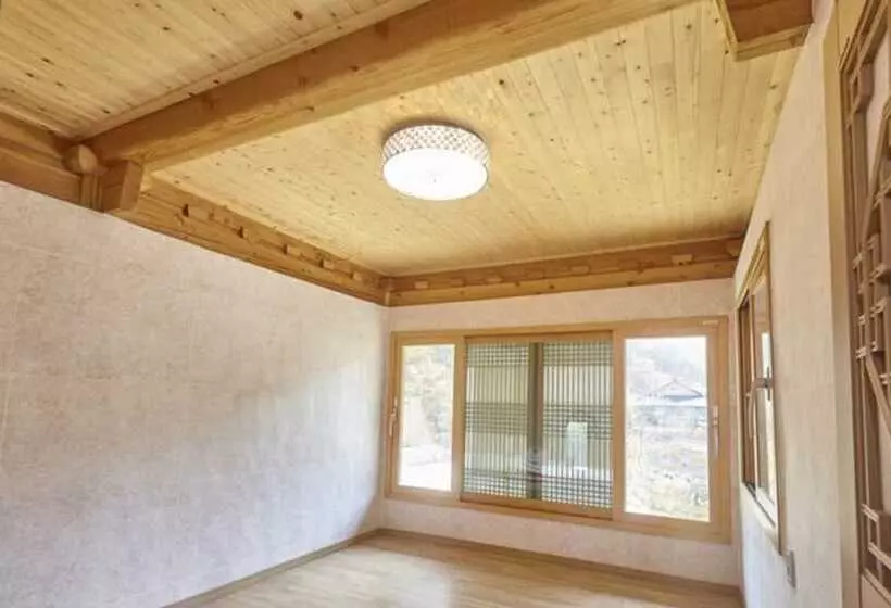 Wanju Hanok Pension Hyurim