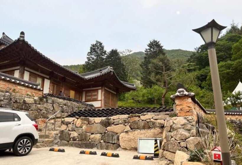 Wanju Hanok Pension Hyurim