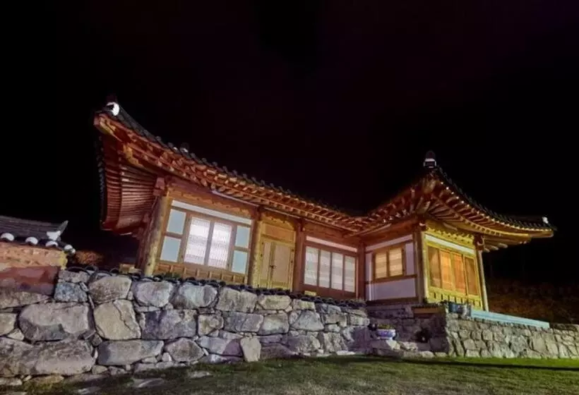 Wanju Hanok Pension Hyurim