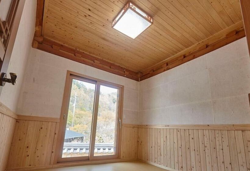 Wanju Hanok Pension Hyurim