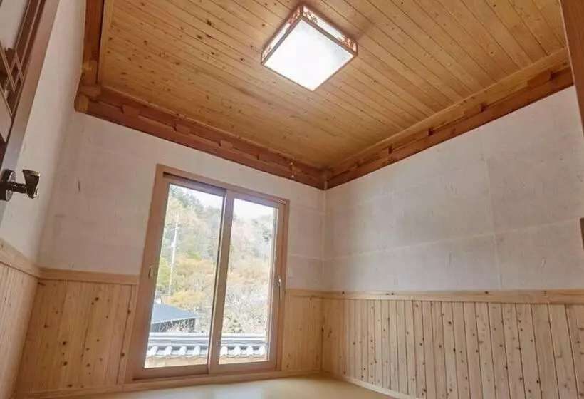 Wanju Hanok Pension Hyurim