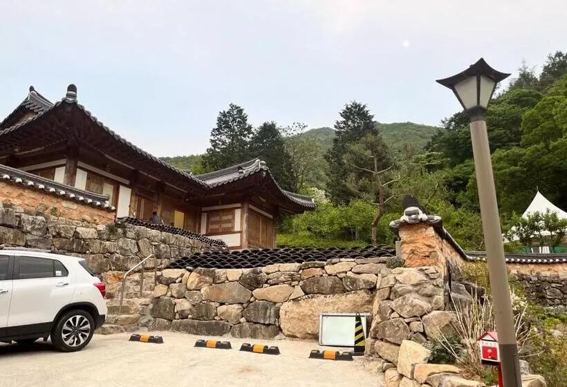 Wanju Hanok Pension Hyurim