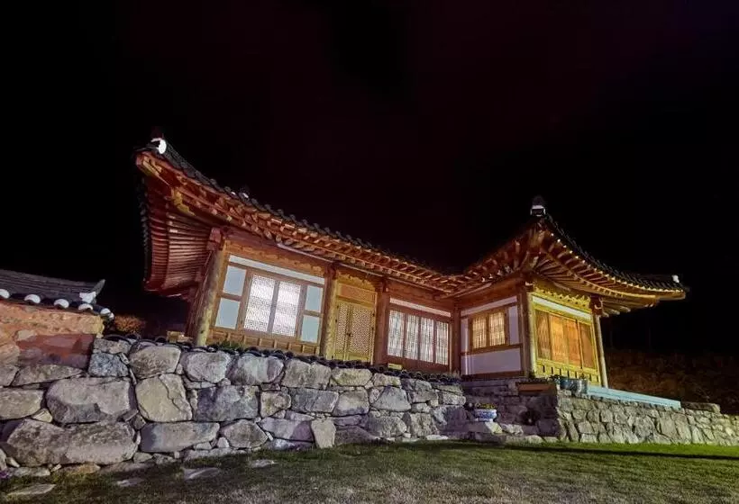Wanju Hanok Pension Hyurim