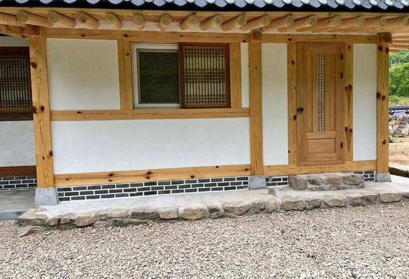 Wanju Hanok Pension Hyurim