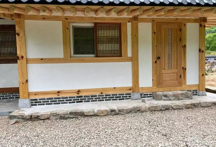 Wanju Hanok Pension Hyurim