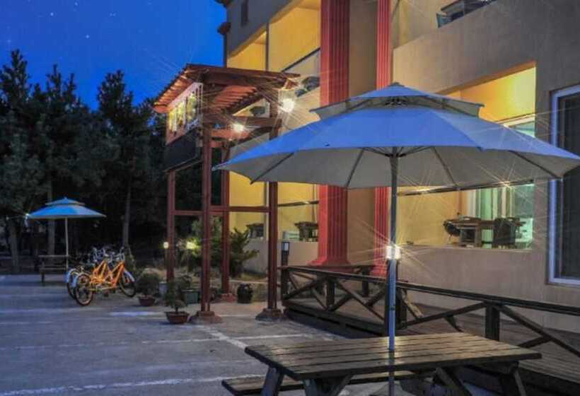 Yangyang Yemeusong Dongho Sea Pension