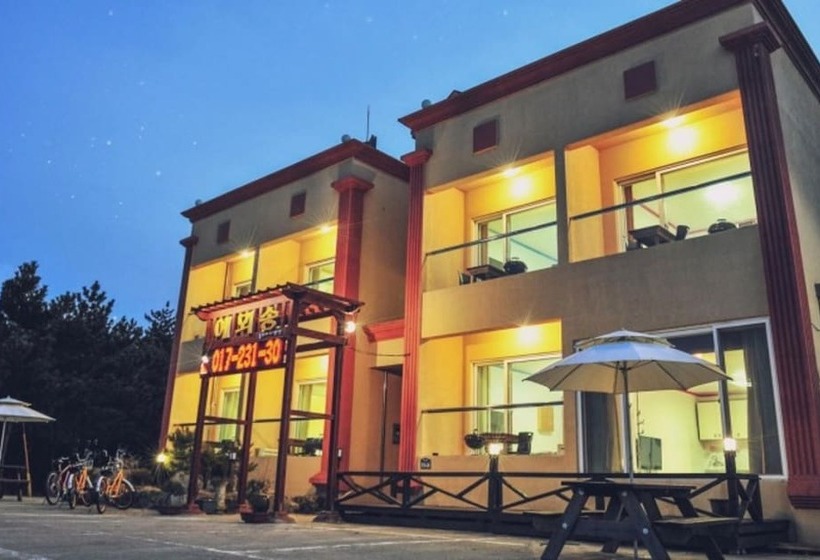 Yangyang Yemeusong Dongho Sea Pension