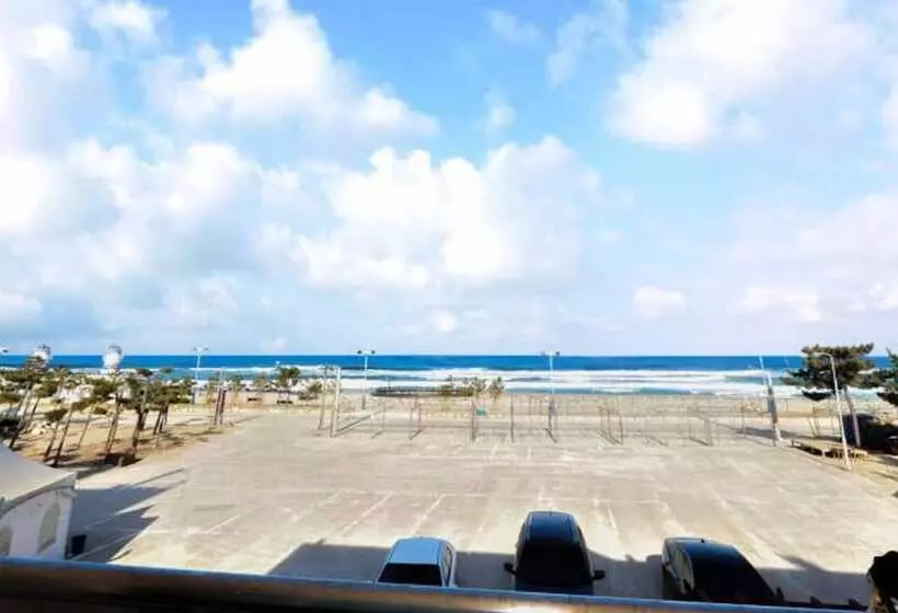 Yangyang Yemeusong Dongho Sea Pension