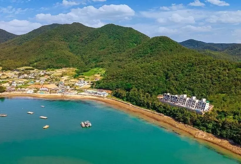 Yeosu Lastella Pension