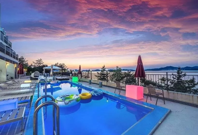 Yeosu Lastella Pension