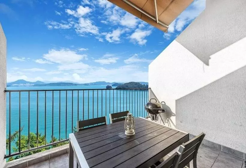 Yeosu Lastella Pension