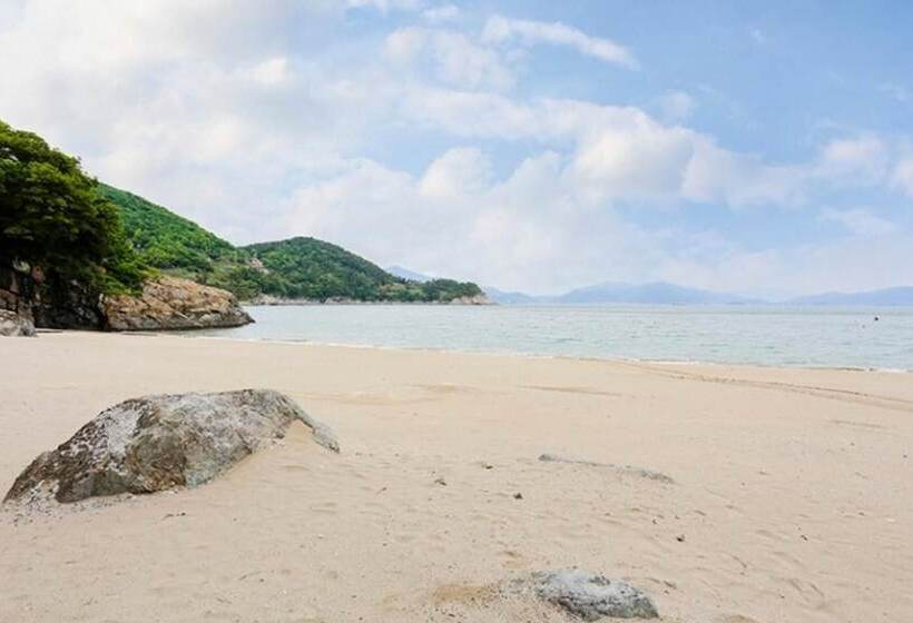 Yeosu Mosageum Pension